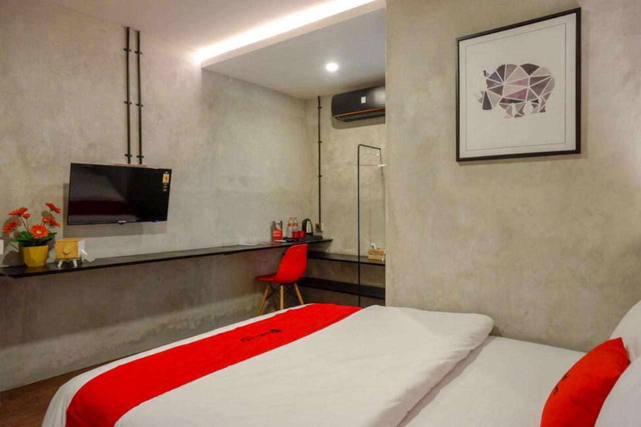 Reddoorz Plus Near Kawasan Sam Poo Kong Семаранг Экстерьер фото