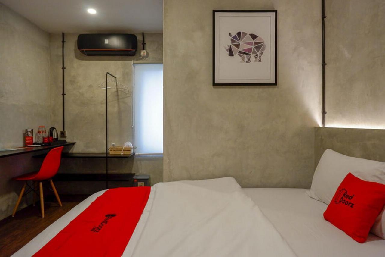 Reddoorz Plus Near Kawasan Sam Poo Kong Семаранг Экстерьер фото